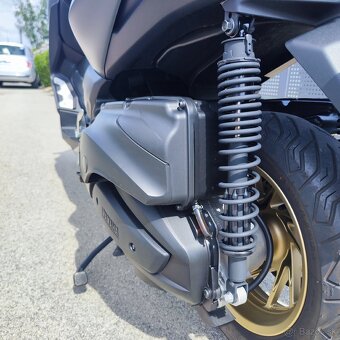 Yamaha x Max 400 - 6