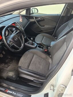 Opel Astra J SEDAN - 6