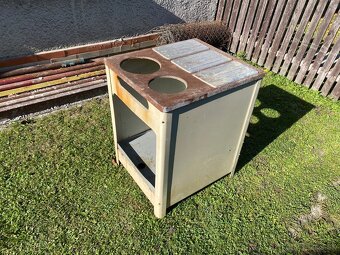 Starý retro nábytok - 6