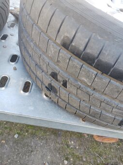 Jaguár 245/45R18 - 6