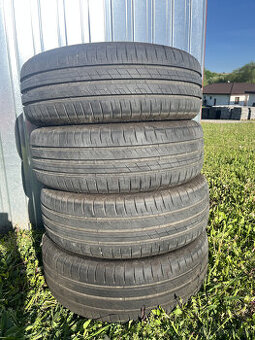Predám pneumatiky GOODYEAR EFFICIENTGRIP PERFORMANCE 195/55 - 6