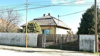 Rodinný dom s priestranným pozemkom, dvoma altánkami a multi - 6