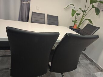 Jedálenský stôl a stoličky - 6