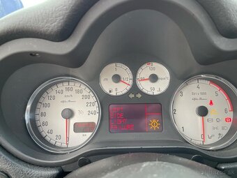 Predám Alfa Romeo 147 1.9jtd 85kw - 6