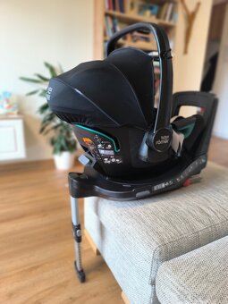 Vajíčko Britax Romer baby safe 3 i-size + isofix základňa - 6