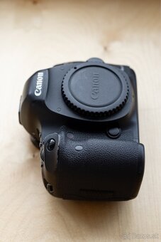 Canon 5D mark III - 6