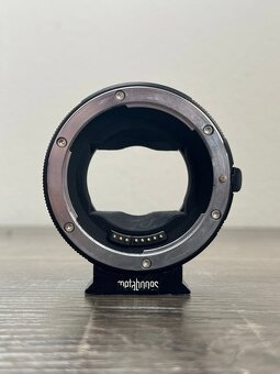 Metabones adaptér z Canon EF na Sony E - 6