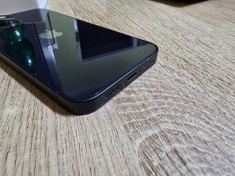 Iphone 13 mini 128gb v Top stave nema skoro ziadne znamky po - 6