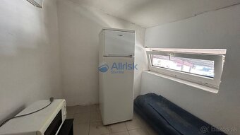 Obchodný priestor 60m2 na tržnici na prenájom - 6