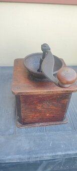 Starý veľký drevený mlynček - 6