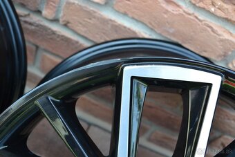 5x114,3 R17 Hlinikove disky Original Toyota Corolla - 6