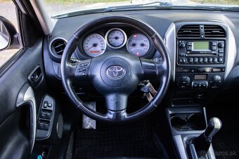 Toyota RAV4 - 6