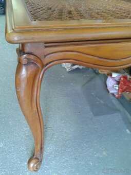 Krásne retro kúsky, stojan na kvety, stolík s výpletom - 6