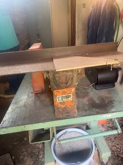 Cirkulárka-stolová píla 5,5 kW s hobľovačkou málo používaná - 6