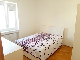 TICHÝ a SVETLÝ  2-izb. byt 55m2 V CENTRE Bratislavy. - 6