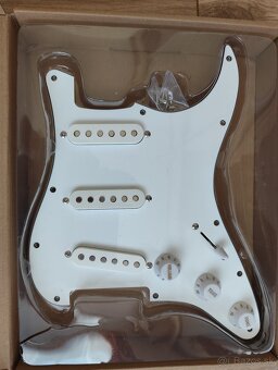 Fender Squier Stratocaster - 6