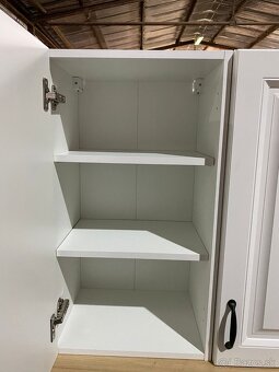 Moderná kuchynská linka bez spotrebičmi - 6