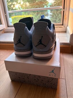 Jordan 4 - 6