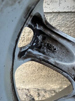 Ford 5x108 235/45R17 - 6