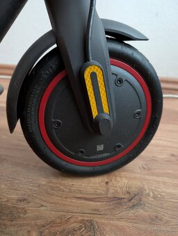 predám Xiaomi Mi Electric Scooter Pro 1 - 6