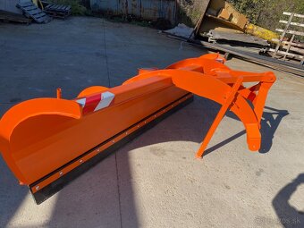 Predám snehovú radlicu 3m záber - 6