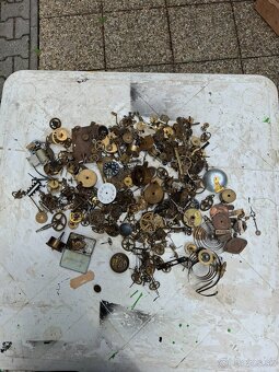 NÁHRADNÉ VECI NA HODINY - 6