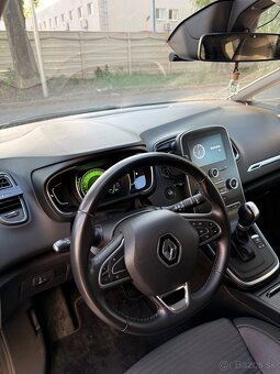 Renault Grand Scenic 4 - 6