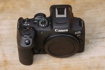 Canon EOS R7 - 6
