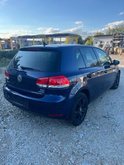 Volkswagen Golf 1.6TDI Bluemotion - 6