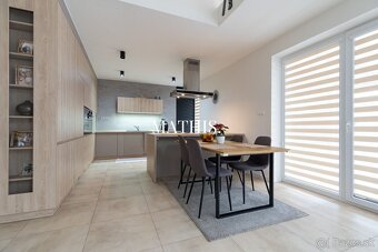 Rezervované - Na predaj exkluzívna novostavba len 16 km od K - 6