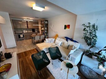 NA PREDAJ 2IZ. APARTMÁN V LUKRATÍVNEJ ČASTI MESTA PIEŠŤANY S - 6