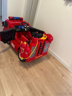 Predám detské elektrické autíčko v záruke 25 mesiacov. - 6