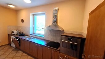 EXKLUZÍVNY PREDAJ-prerobený 4 izb.RD s vedľajším domom v KN - 6