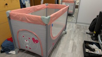 Predám detskú cestovnú postielku Baby Mix so závesným ložkom - 6
