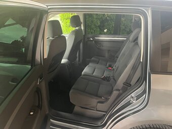 Volkswagen Touran 2.0 TDI Trendline - 6