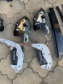 BMW E60 E61 sklo zámok stahovacka pánt softclose - 6