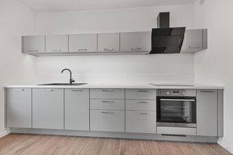 Na prenájom 2 izbový byt s parkovacím státím a pivnicou, krá - 6