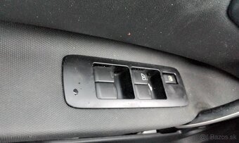 Nissan Qashqai 2.0 2013 predám MOTOR MR20 BENZÍN 4X4, AIRBAG - 6