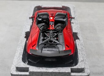 Autoart Signature Lamborghini Aventador J 1:18 Metallic red - 6