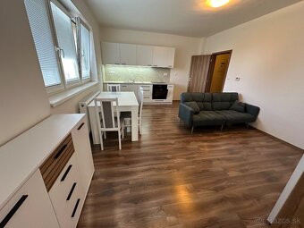 Ponúkam Vám na prenájom 2 izbový byt s balkónom na 1.poschod - 6
