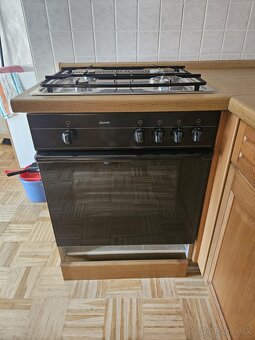 Masívna kuchynská linka z Nemecka so spotrebičmi - 6