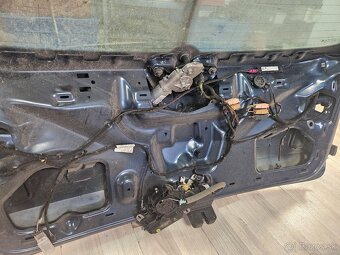 Zadna kapota Skoda SuperB kombi - 6