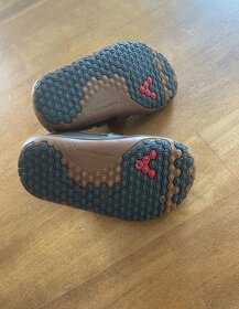 Vivobarefoot rooty 21 - 6