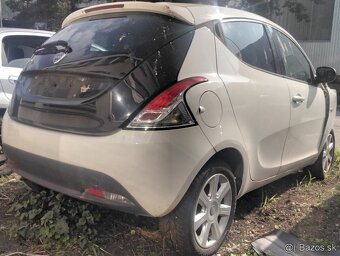 Lancia Ypsilon 1.2 2013 Predám DVERE, MOTOR 169A4000, PREVOD - 6