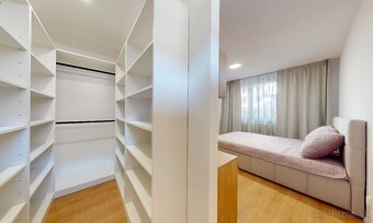 CENTRUM jedinečný 2 izb.byt s predzáhradkou 92 m2 - 6