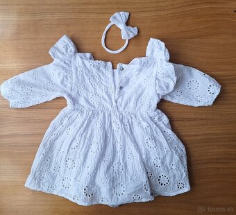 Biele šaty s volánikmi a čelenkou - 6