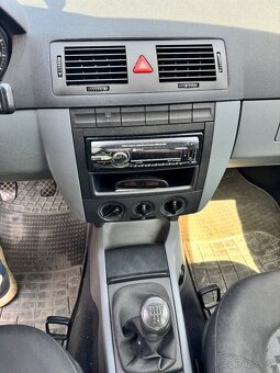 Predám škodu Fabia 1.4 benzin - 6