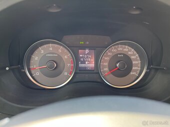 Subaru Forester 2.0i - 6