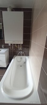 PRENÁJOM 2 izbový, zrekonštruovaný svojpomocný byt -KOMÁRNO - 6