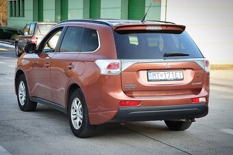 Mitsubishi Outlander - 6